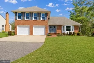 25 Whittingham Cir, Sterling, VA 20165 - Photo 1