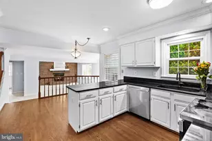 25 Whittingham Cir, Sterling, VA 20165 - Photo 13