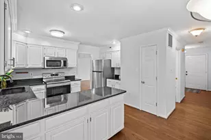 25 Whittingham Cir, Sterling, VA 20165 - Photo 11