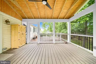 207 Silverleaf Dr, Sterling, VA 20164 - Photo 15