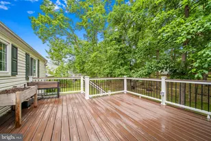 207 Silverleaf Dr, Sterling, VA 20164 - Photo 17