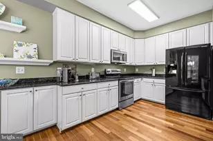 18304 Mill Ridge Terrace, Leesburg, VA 20176 - Photo 17