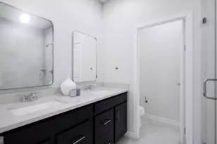 42223 Picasso Sq, Ashburn, VA 20148 - Photo 17