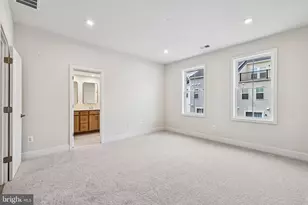 42196 Shining Star Sq, Ashburn, VA 20148 - Photo 37