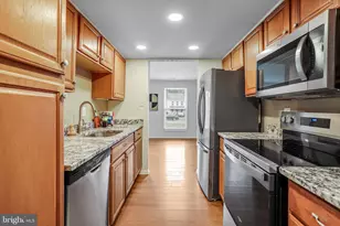 22375 Stablehouse Dr, Sterling, VA 20164 - Photo 13
