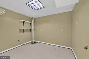 128 Briarwood Ct, Sterling, VA 20164 - Photo 33