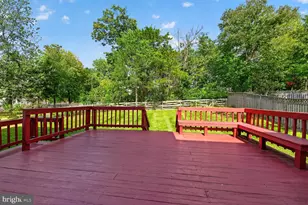 128 Briarwood Ct, Sterling, VA 20164 - Photo 37