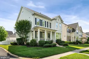 23414 Higbee Ln, Brambleton, VA 20148 - Photo 5