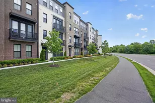 43242 Farringdon Sq, Broadlands, VA 20148 - Photo 3