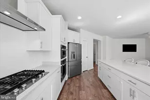 18003 Lake Front Cir, Round Hill, VA 20141 - Photo 25