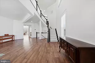 18003 Lake Front Cir, Round Hill, VA 20141 - Photo 7