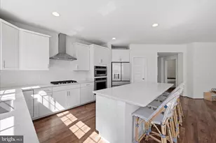 18003 Lake Front Cir, Round Hill, VA 20141 - Photo 21