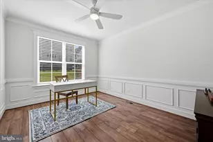 18003 Lake Front Cir, Round Hill, VA 20141 - Photo 5