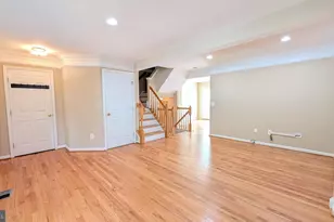 211 Shirley Square SE, Leesburg, VA 20175 - Photo 9