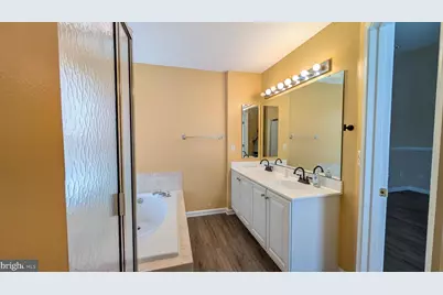 211 Shirley Square SE, Leesburg, VA 20175 - Photo 21