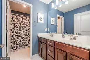 24846 Somerby Dr, Chantilly, VA 20152 - Photo 35