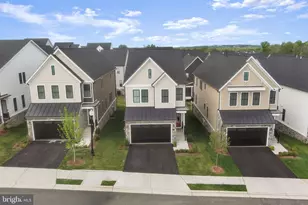 41800 Mellowed Ivory Pl, Brambleton, VA 20148 - Photo 3