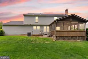 104 Briarwood Ct, Sterling, VA 20164 - Photo 3