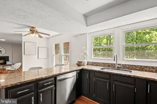 104 Briarwood Ct, Sterling, VA 20164 - Photo 25