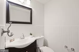 104 Briarwood Ct, Sterling, VA 20164 - Photo 27