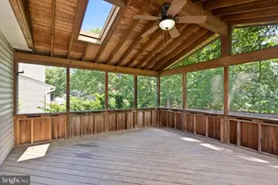 104 Briarwood Ct, Sterling, VA 20164 - Photo 19