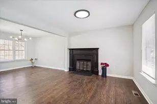 10 Red Wing Ct, Sterling, VA 20164 - Photo 3