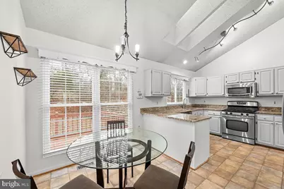 429 Deerpath Avenue SW, Leesburg, VA 20175 - Photo 5