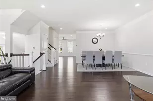 23755 Hopewell Manor Terrace, Ashburn, VA 20148 - Photo 9