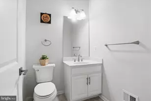 23755 Hopewell Manor Terrace, Ashburn, VA 20148 - Photo 11