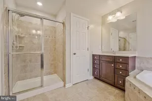 25218 Briargate Terrace, Chantilly, VA 20152 - Photo 19