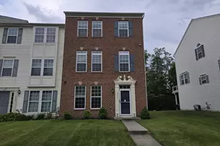 42977 Edgewater St, Chantilly, VA 20152 - Photo 1