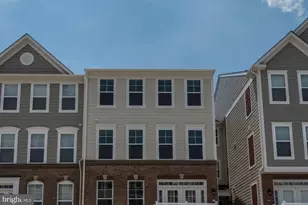 43369 Town Gate Square, Chantilly, VA 20152 - Photo 9
