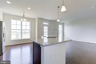 43369 Town Gate Square, Chantilly, VA 20152 - Photo 17