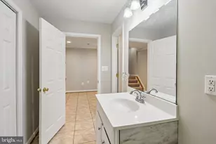 21745 Regents Park Cir, Sterling, VA 20166 - Photo 79