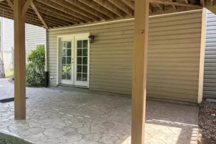 21745 Regents Park Cir, Sterling, VA 20166 - Photo 9