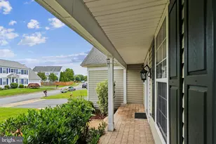 21745 Regents Park Cir, Sterling, VA 20166 - Photo 7