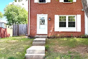 338 Nansemond St SE, Leesburg, VA 20175 - Photo 1