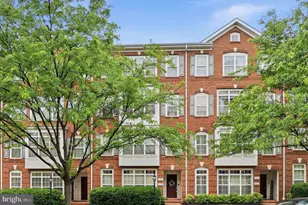19283 Winmeade Dr, Leesburg, VA 20176 - Photo 1