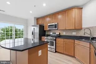 19283 Winmeade Dr, Leesburg, VA 20176 - Photo 13