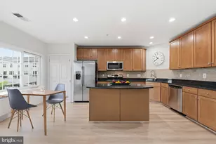 19283 Winmeade Dr, Leesburg, VA 20176 - Photo 11