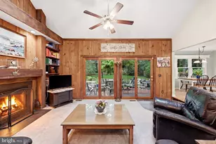 21283 Smokehouse Ct, Ashburn, VA 20147 - Photo 9