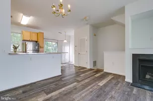 23092 Fontwell Square, Sterling, VA 20166 - Photo 13