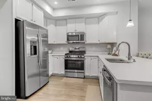 24272 Thurso Sq, Sterling, VA 20166 - Photo 5