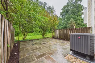 216 Finchingfield Ct, Sterling, VA 20165 - Photo 31