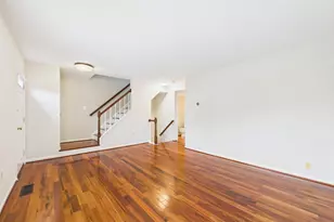216 Finchingfield Ct, Sterling, VA 20165 - Photo 5