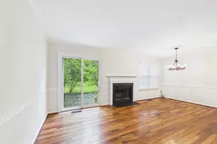 216 Finchingfield Ct, Sterling, VA 20165 - Photo 5