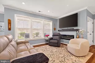 21914 Hawksbill High Cir, Sterling, VA 20164 - Photo 23
