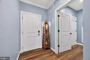 21914 Hawksbill High Cir, Sterling, VA 20164 - Photo 11