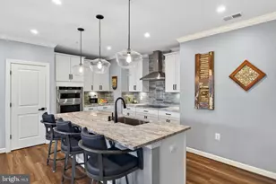 21914 Hawksbill High Cir, Sterling, VA 20164 - Photo 13