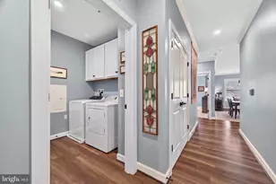 21914 Hawksbill High Cir, Sterling, VA 20164 - Photo 11